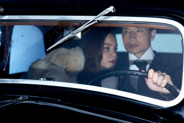 Hồ Ngọc Hà hóa quý cô sang chảnh, e ấp bên Kim Lý