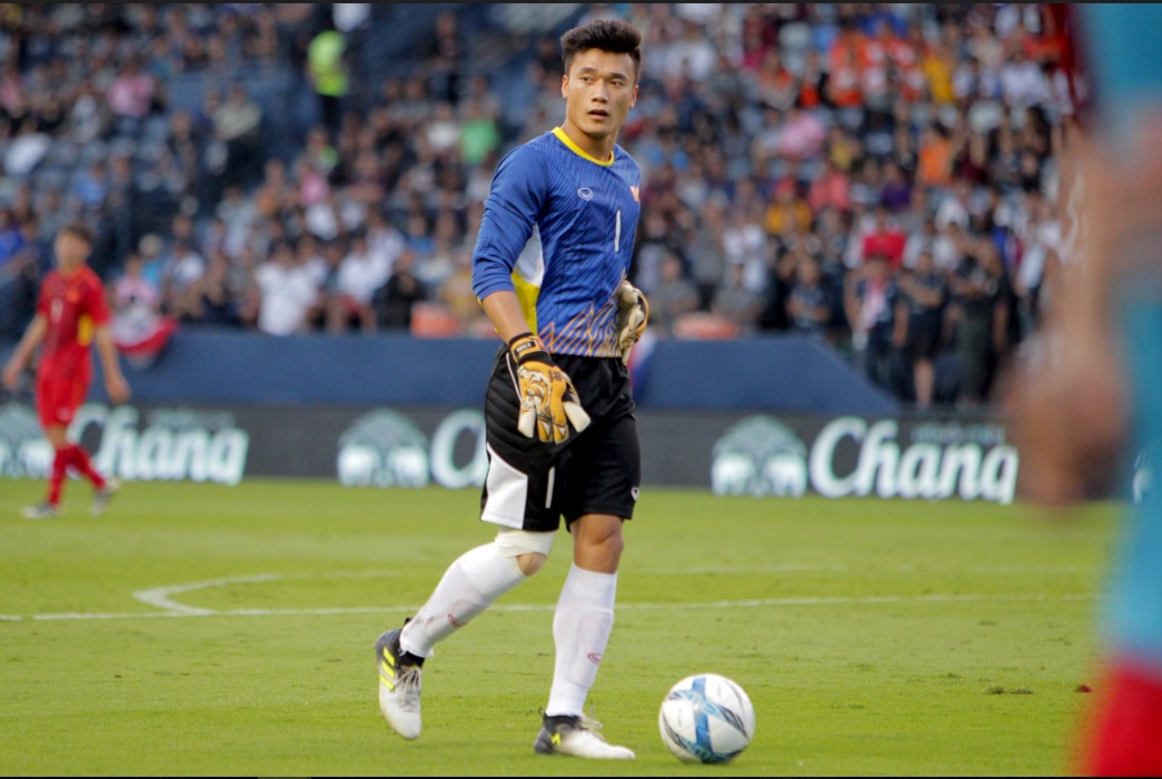 Bùi Tiến Dũng dẫn đầu cuộc bầu chọn thủ môn hay nhất Đông Nam Á