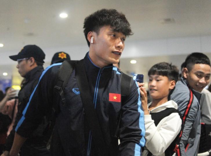 Bùi Tiến Dũng lại về nước, Công Phượng sang Thái Lan