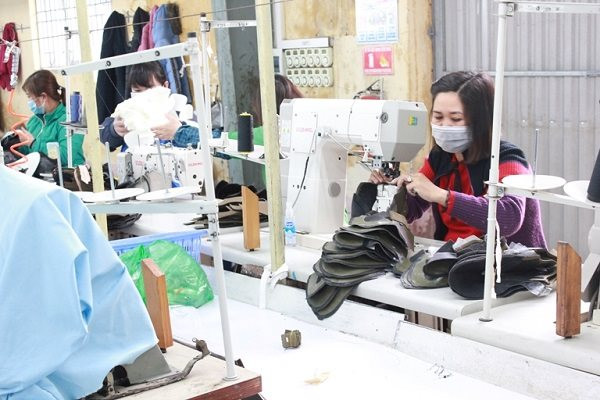 ‘Đói’ đơn hàng, doanh nghiệp tìm cách sống giữa đất ngoại