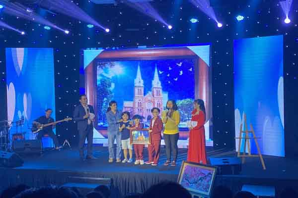 Đêm nhạc ‘Sài Gòn hy họng’: có một Sài Gòn nghĩa tình như thế!