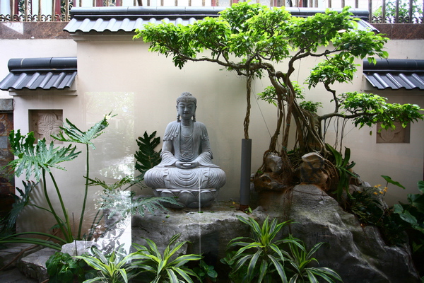 Khi nhiều người bị tổn thương trong đời sống hiện đại, rất cần những không gian chữa lành