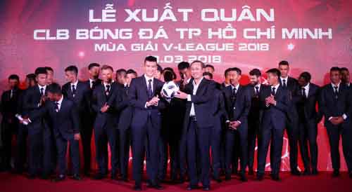 Công Vinh muốn CLB TP HCM dành chiến thắng trên khán đài