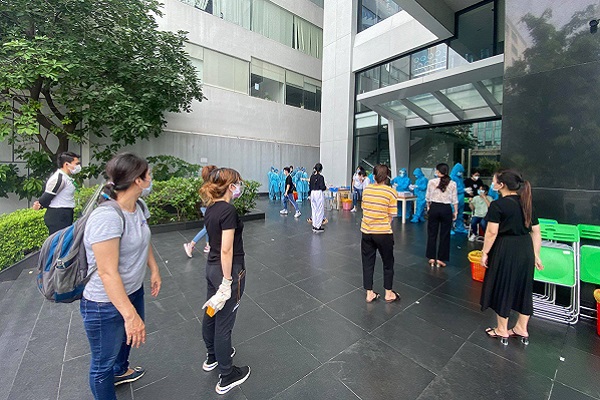 Có hay không chuyện 2.000 F1, F2 liên quan tòa nhà FE Credit bỏ trốn?