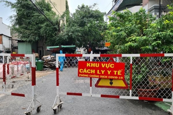 TP.HCM: Một gia đình ở quận 12 tổ chức nhậu tại nhà khiến 6 người mắc COVID-19