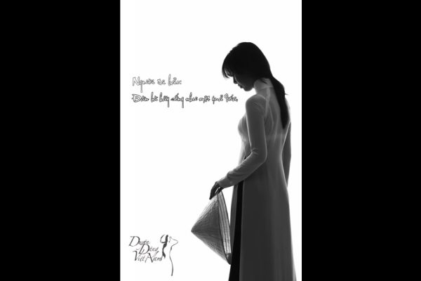 Duyên dáng quanh ta: Đàn bà, hãy sống như một quả dứa