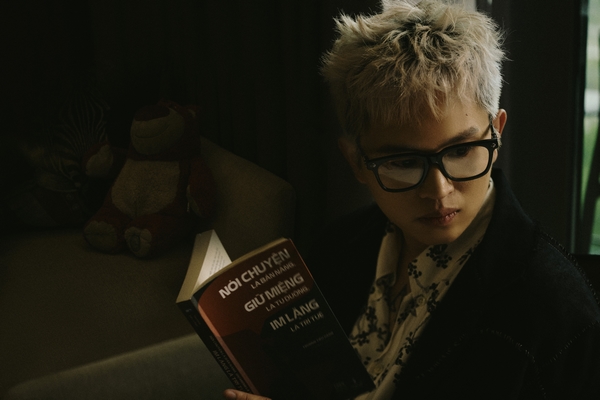 B Ray ra mắt ca khúc mới gửi người yêu cũ sau loạt tin đồn chia tay