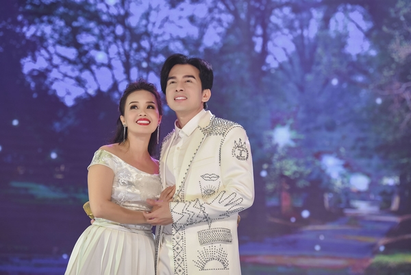 Vì sao Đan Trường – Cẩm Ly được gọi là ‘cặp đôi vàng’?