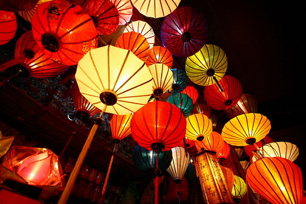 Đèn lồng phố Hội