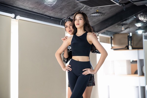 Đỗ Hà tập luyện catwalk cùng Minh Tú, chuẩn bị chinh chiến quốc tế