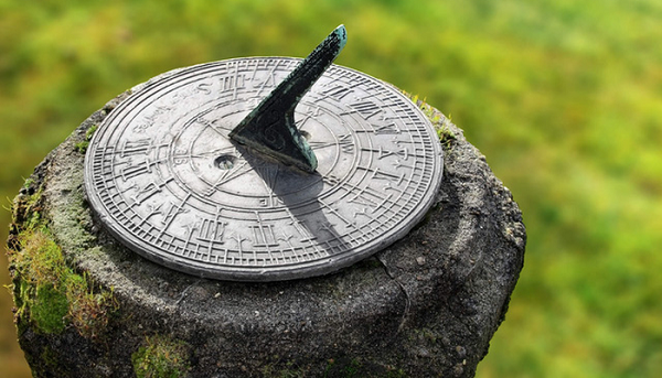 Những phát minh giúp xem giờ trước khi có đồng hồ