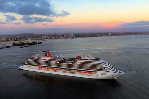 Du thuyền đầu tiên rời bến California sau 17 tháng