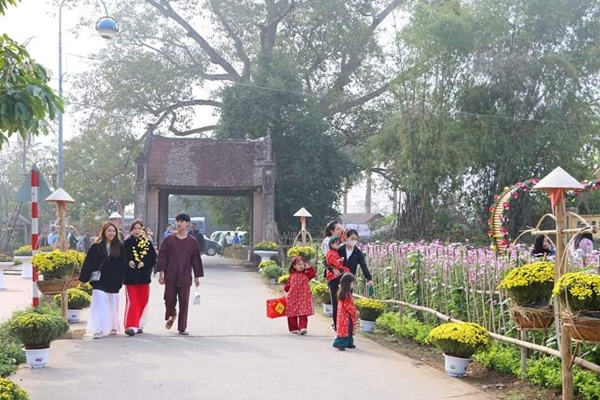 ‘Tết làng Việt’ tại di tích làng cổ Đường Lâm