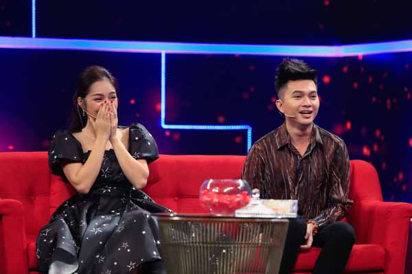 Nam Cường bật khóc xin lỗi vì không ở cạnh Dương Cẩm Lynh