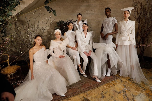 Bộ sưu tập cưới của NTK Việt được báo Mỹ khen ngợi