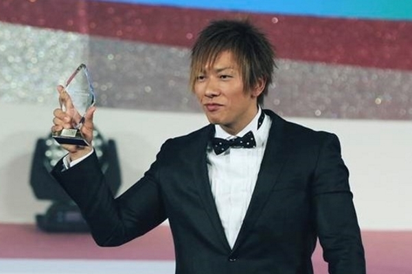 Ngôi sao Nhật đóng cảnh nóng với 10.000 phụ nữ