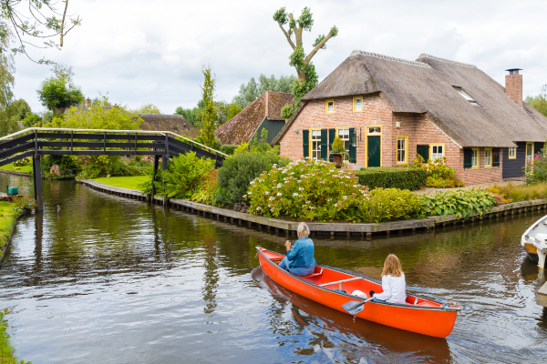 Vẻ đẹp thần tiên của làng sừng dê Giethoorn