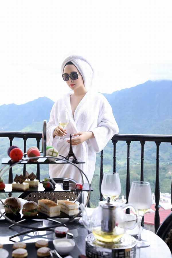 Giáng My nghẹn giọng khi bố qua đời