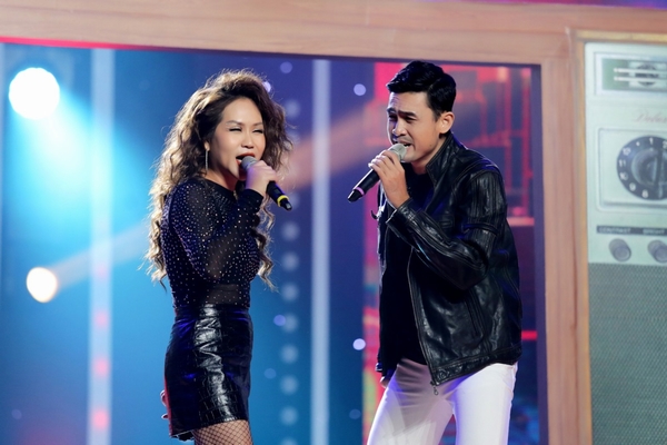 Tỏa sáng sao đôi 2023: Hồng Mơ – Triệu Long ‘đốt cháy’ sân khấu với rock