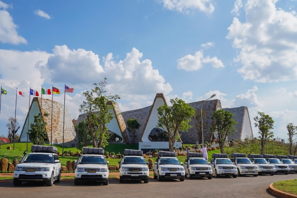 Hành trình Từ Trái Tim: Cộng đồng háo hức hưởng ứng hành trình tặng sách xuyên Việt