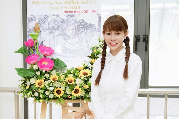 Hoa hậu Hải Dương san sẻ yêu thương cùng người khiếm thị