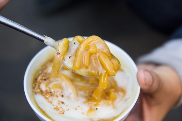 Tìm về tuổi thơ với món bánh canh ngọt ai cũng mê