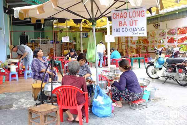 Có gì đặc biệt ở quán cháo lòng 80 tuổi