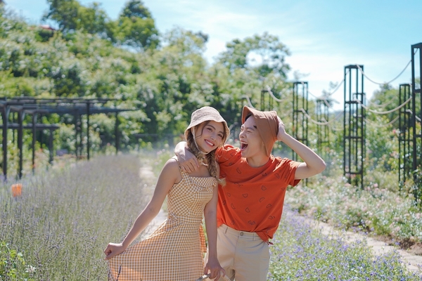 Học trò Noo Phước Thịnh làm nữ chính MV cho đồng nghiệp