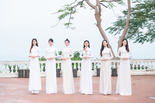 Thí sinh Hoa hậu Việt Nam 2020 khoe dáng với áo dài trắng