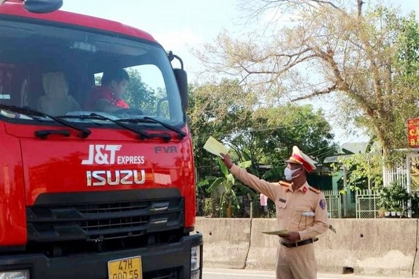 Thừa Thiên – Huế: Siết chặt kiểm soát dịch giữa cái nắng gần 40 độ