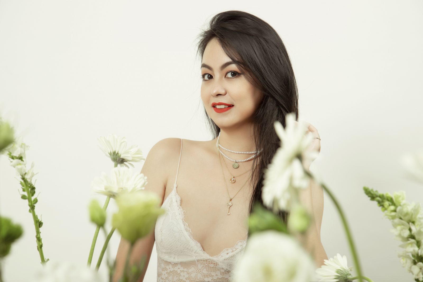 Thay đổi phong cách gợi cảm với stylist Hebe Nguyễn