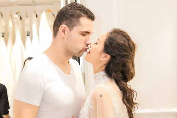 Phương Mai mang bầu 5 tháng sau 60 ngày kết hôn