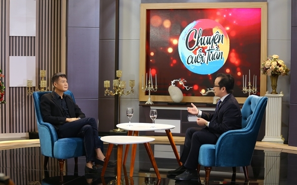 Đạo diễn Lê Hoàng tiết lộ nhiều nghệ sĩ nữ chọn sinh mổ, không cho con bú sữa mẹ để giữ dáng