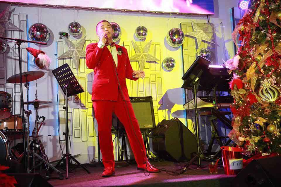 Kasim Hoàng Vũ phát hành 1000 đĩa cho ‘Tiếng chuông ngân’ ở hải ngoại