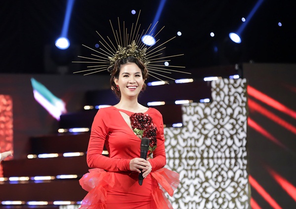 Kha Ly: ‘Lần đầu tiêu em có tiết mục hoành tráng như thế’