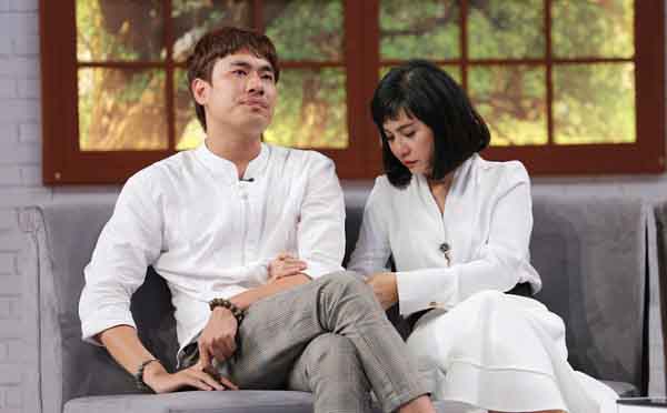 Kiều Minh Tuấn không giấu được cảm xúc chia sẻ về chuyện sinh con với Cát Phượng