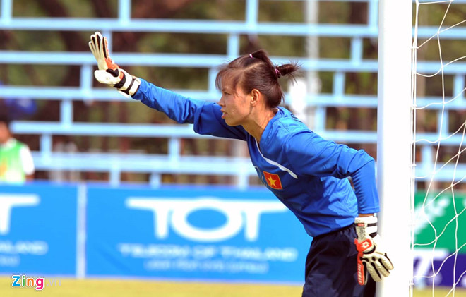 ‘Bóng đá Việt Nam nợ Kiều Trinh lời cảm ơn’