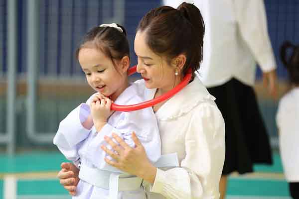 Lan Phương mách nước cho ‘O Sen’ Ngọc Mai bí quyết chăm sóc con tốt mà mẹ vẫn ‘nhàn’