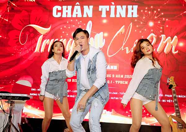 Lâm Vũ vui trung thu cùng trẻ em nghèo