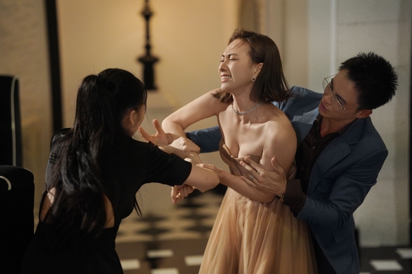 Phương Anh Đào thẳng thừng ‘cảnh cáo’ Miu Lê, nhìn ‘tàn cuộc’ ai cũng xót