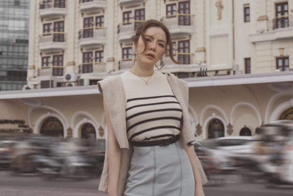 Lý Nhã Kỳ diện cây hàng hiệu sang chảnh xuống phố