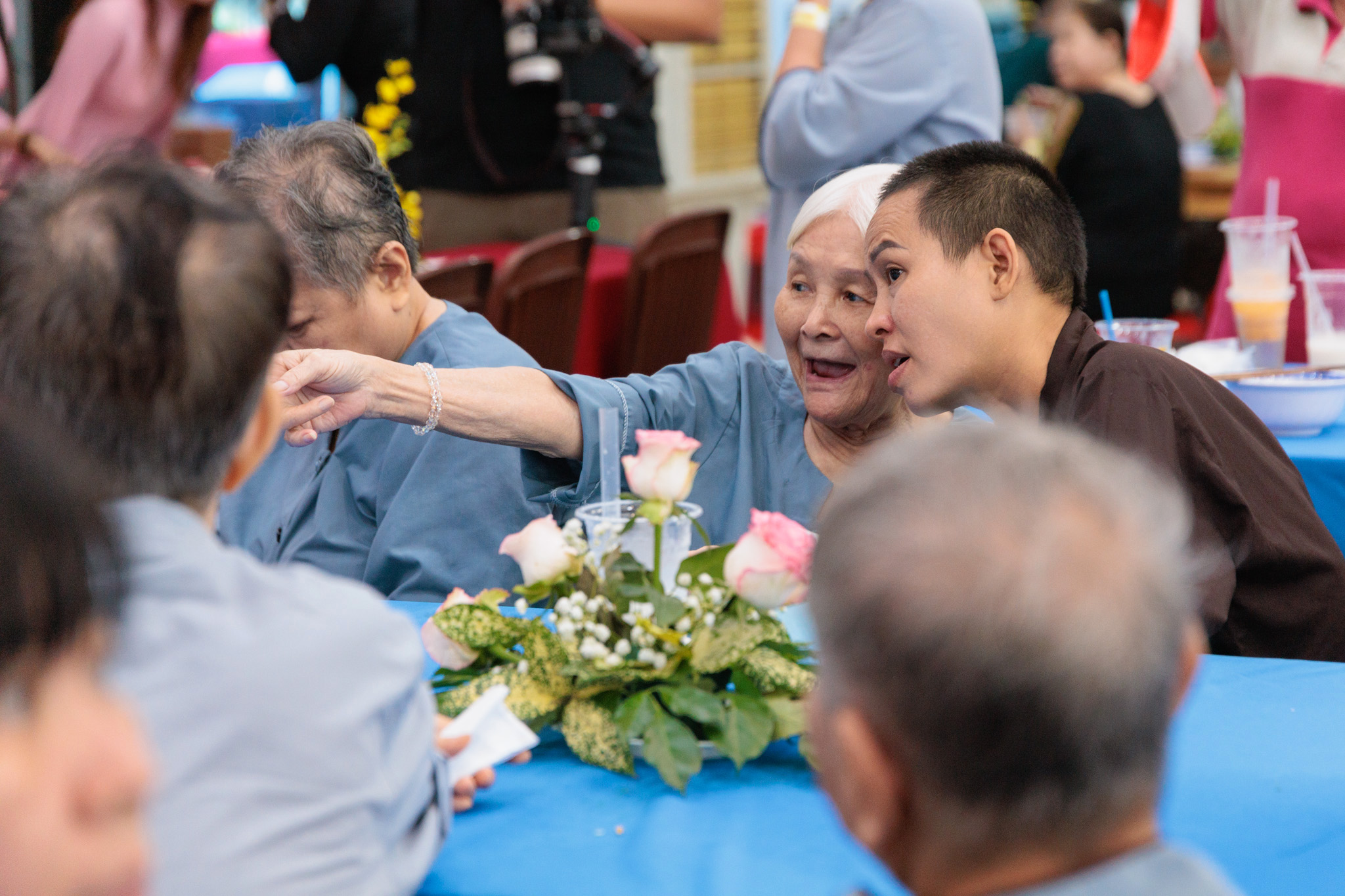 Hành trình trao gửi yêu thương của Chậm Một Nhịp và Hokofa ngày đại lễ Vesak