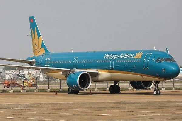 Giá vé máy bay tết tăng cao, bay đêm cũng đắt