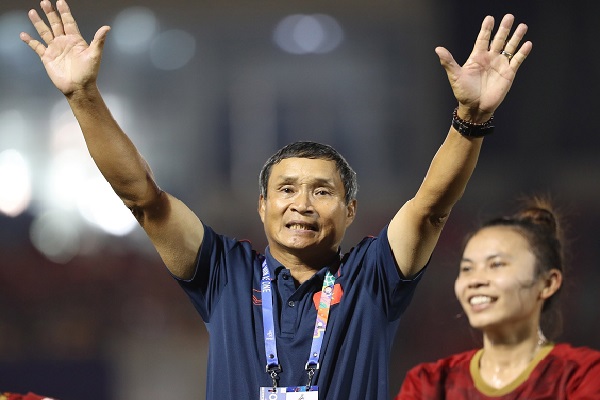 HLV Mai Đức Chung tới lễ bốc thăm chia bảng World Cup 2023