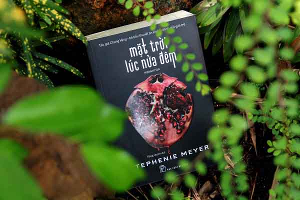 Mặt trời lúc nửa đêm: Chạng vạng dưới góc nhìn Edward