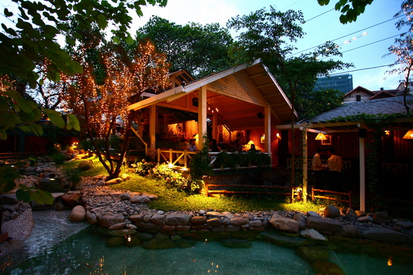 ‘Miền đồng thảo’ níu chân khách Hà thành