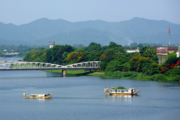 ‘Nhan sắc’ mùa hè nơi xứ Huế