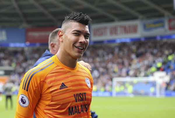 Thủ môn Neil Etheridge của Philippines cầu thủ ĐNA duy nhất chơi tại Ngoại hạng Anh