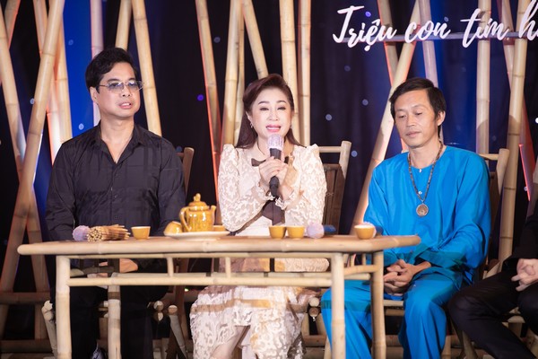 NSUT Hoài Linh, Thoại Mỹ và Ngọc Sơn xúc động khi nhắc về quê hương