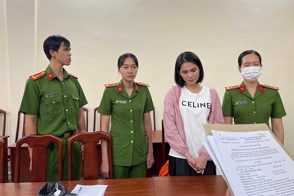 Bắt tạm giam người mẫu Ngọc Trinh vì ‘gây rối trật tự công cộng’ 